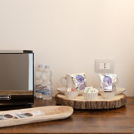Aca Suite Luxury With Jacuzzi Adelfia Dış mekan fotoğraf